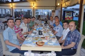 GÜVENLİK GÖREVLİLERİ İFTAR YEMEĞİNDE BULUŞTU GÜVENLİK GÖREVLİLERİ İFTAR YEMEĞİNDE BULUŞTU