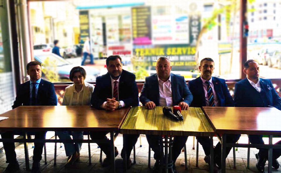 MHP Vatandaşlarla Kucaklaştı