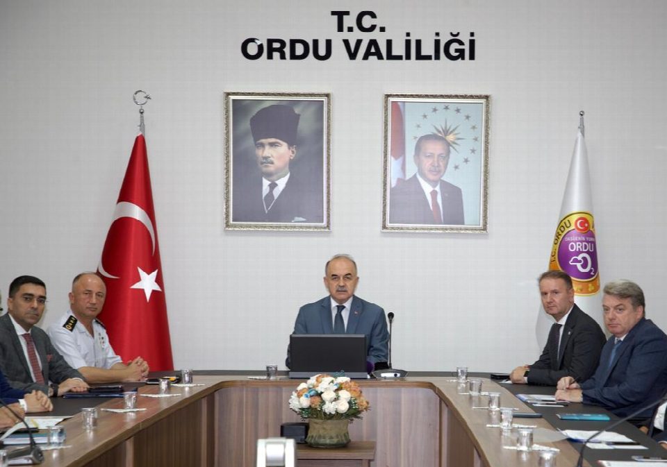 Üniversite güvenliğine yönelik değerlendirme toplantısı, Vali Erol’un başkanlığında yapıldı