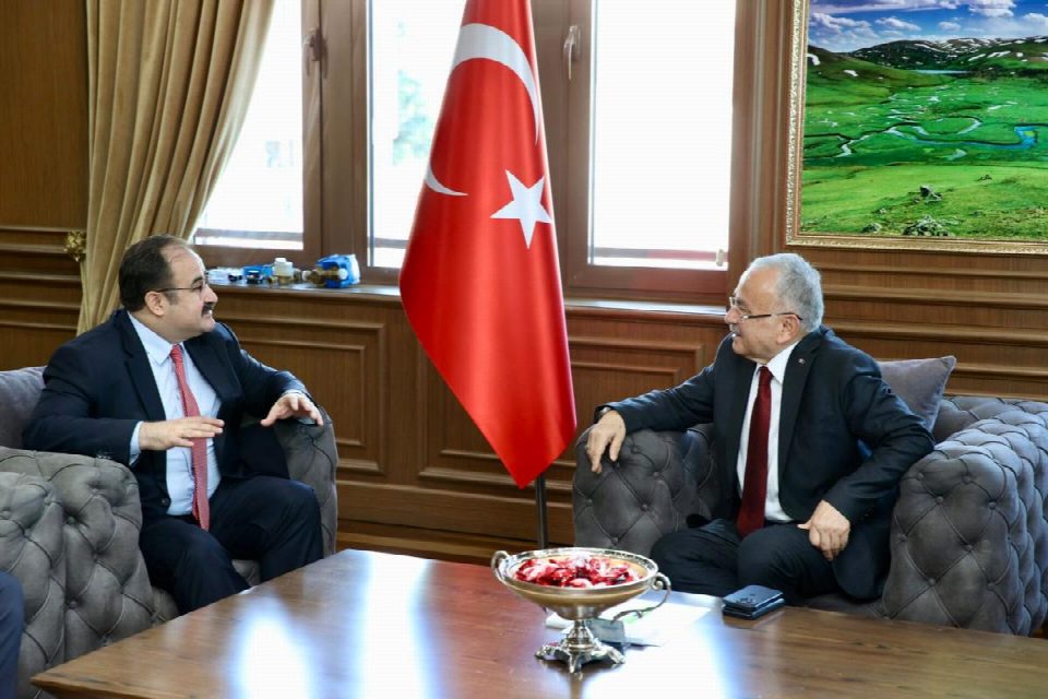FRANKFURT BAŞKONSOLOSU ERDEM TUNÇER BAŞKAN GÜLER’İ ZİYARET ETTİ