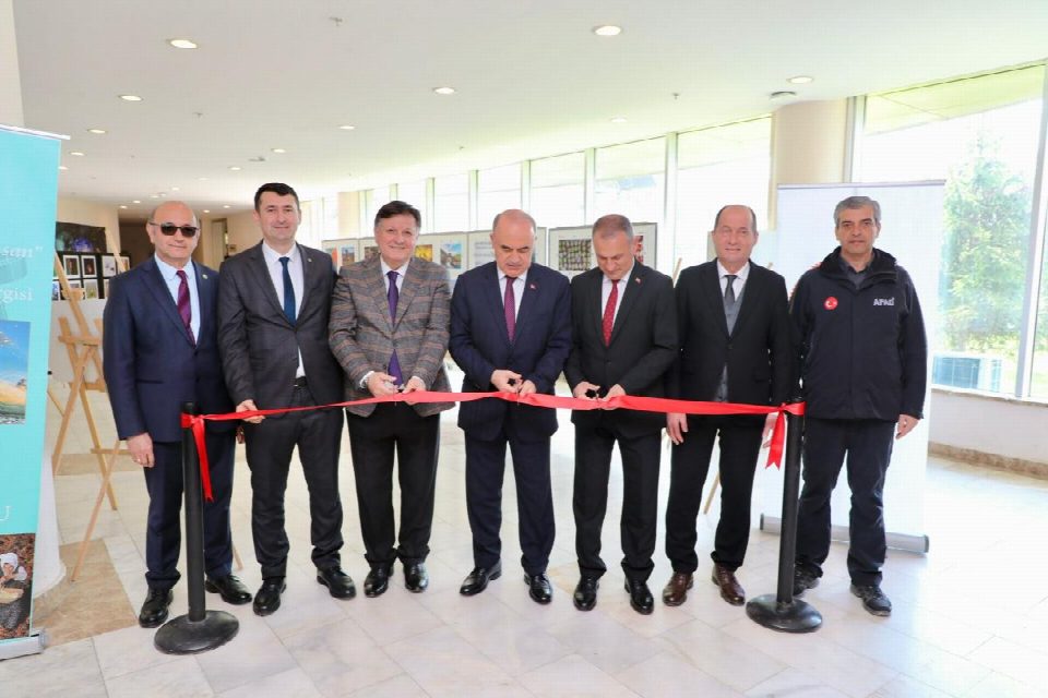 Vali Erol, “Uluslararası tarım orman ve insan” konulu fotoğraf sergisinin açılışına katıldı