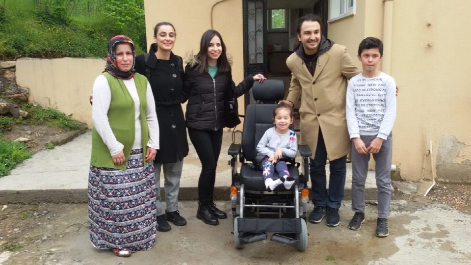 Engelli öğrenci, akülü araç hayaline kavuştu