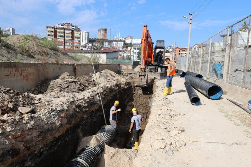 Kurtuluş mahallesinin altyapısına neşter vuruldu