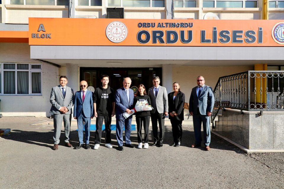Vali Erol, Ordu lisesi’ni ziyaret etti