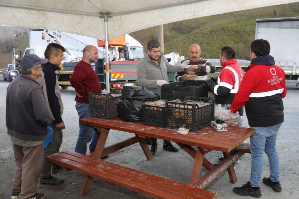 Tır şoförleri iftar saatini Ordu’ya göre ayarlıyor