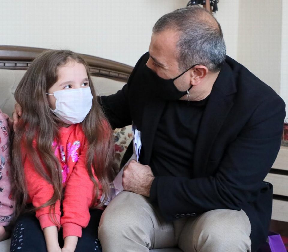 Vali Erol, sahipsiz sokak hayvanları için yapılmakta olan barınak, doğal yaşam alanı ve rehabilitasyon merkezi inşaatlarını inceledi