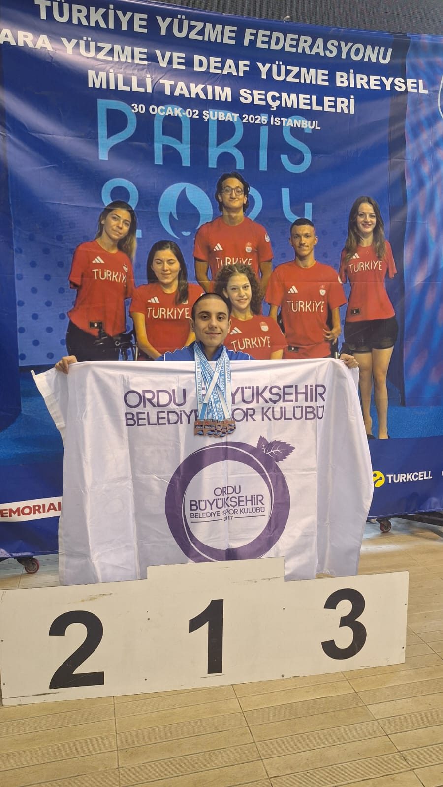 Yusuf Efe Gündüz’den gururlandıran başarı