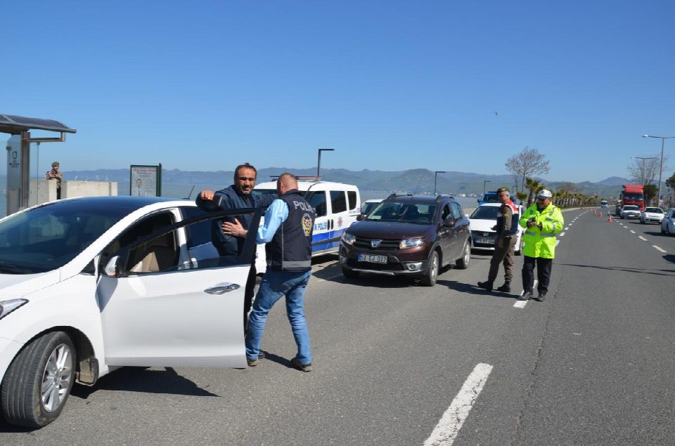 Jandarma ve polisin asayiş uygulaması aralıksız sürüyor