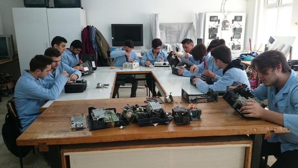 “Elektronik Çöp Değildir Projesi" ile ekonomiye büyük katkı