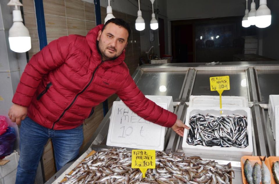 2 kilo fındık getirene 1 kilo hamsi bedava