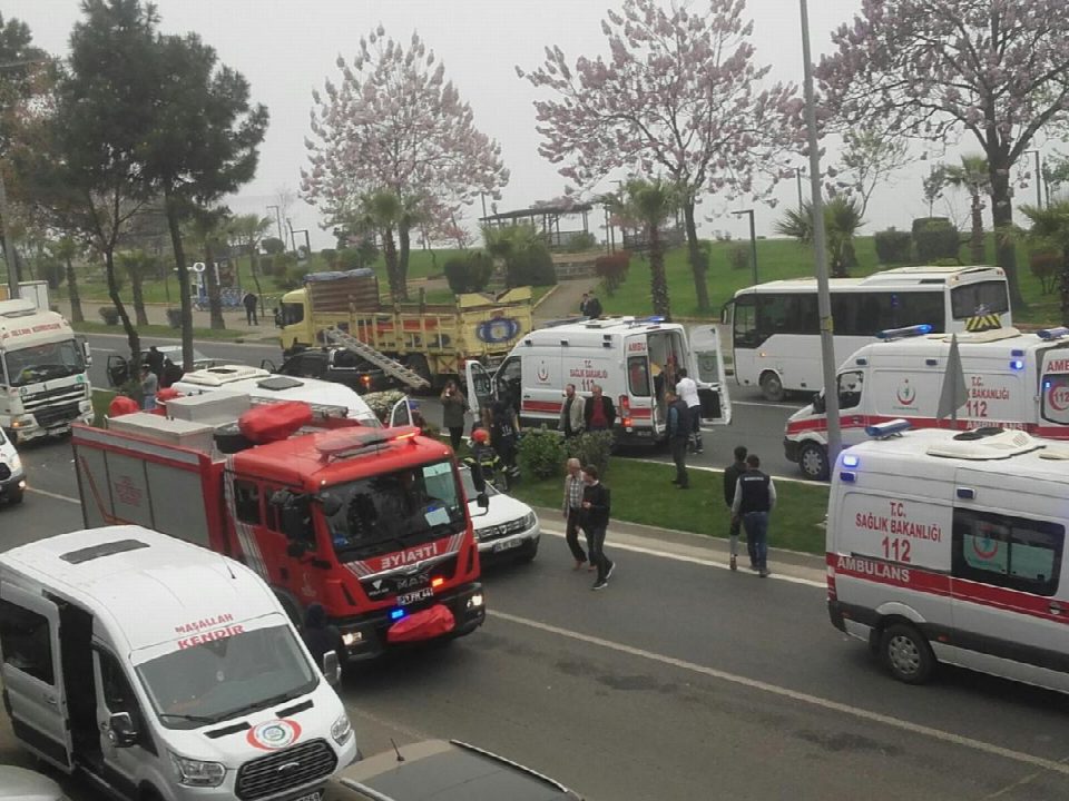 Servis aracı kaza yaptı: 7 Yaralı