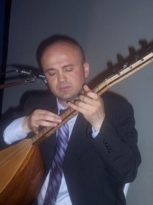 CEM ÇELEBİ MEST ETTİ...