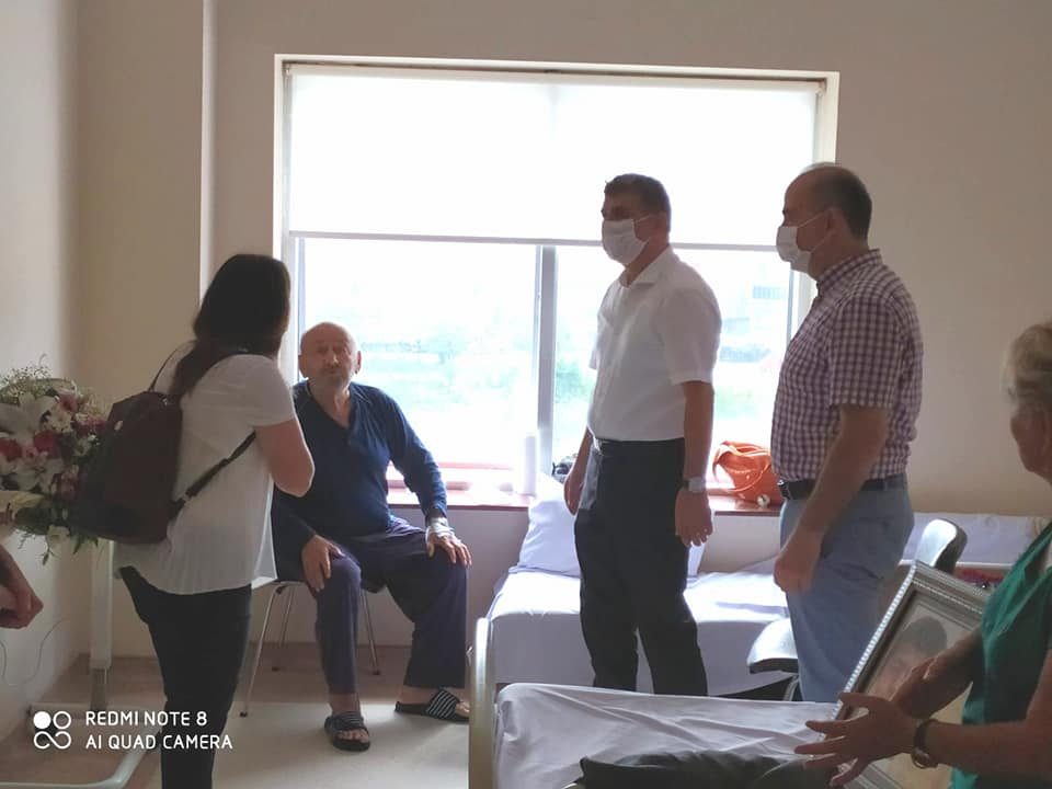 Şehit babasını ziyaret ettiler