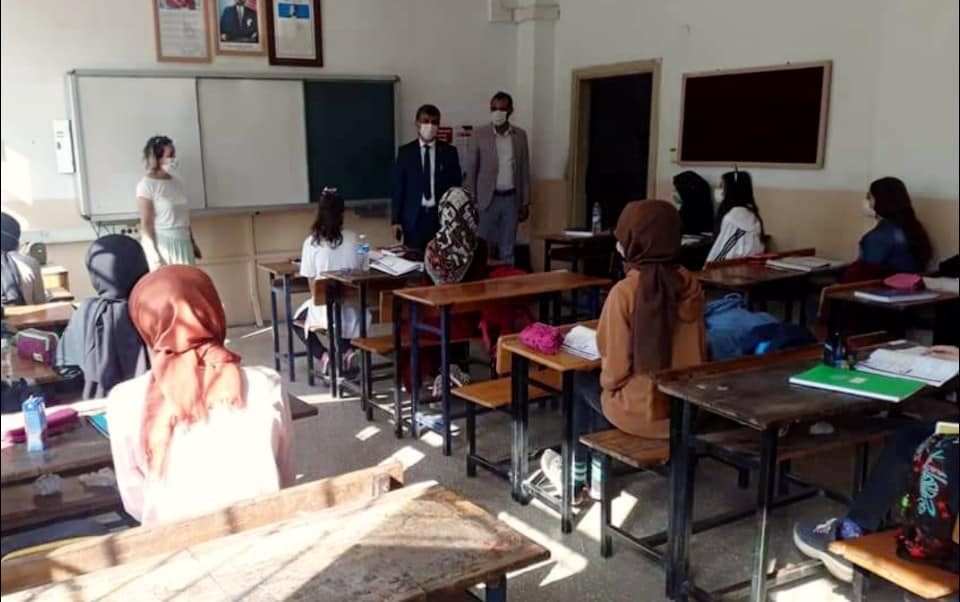 Müdür Atinkaya iki okulu ziyaret etti