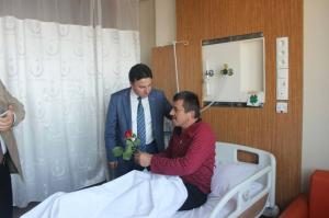 AK PARTİ'DEN HASTALARA ZİYARET