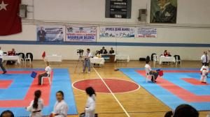 İLLER ARASI MİNİK -YILDIZ- ÜMİT KARATE TURNUVASI GERÇEKLEŞTİ