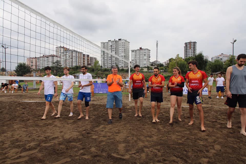 Fatsa’da plaj futbolu ve plaj voleybolu turnuvaları başladı
