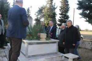 AHİRETE İNTİKAL EDEN ÖĞRETMENLER MEZARLARI BAŞINDA ANILDI