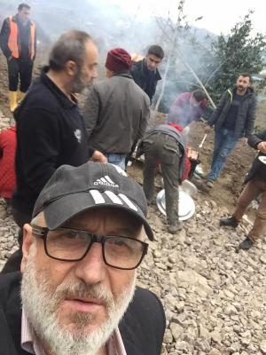 YAŞAR PARLAYAN MUHTARDAN ÖRNEK DAVRANIŞ