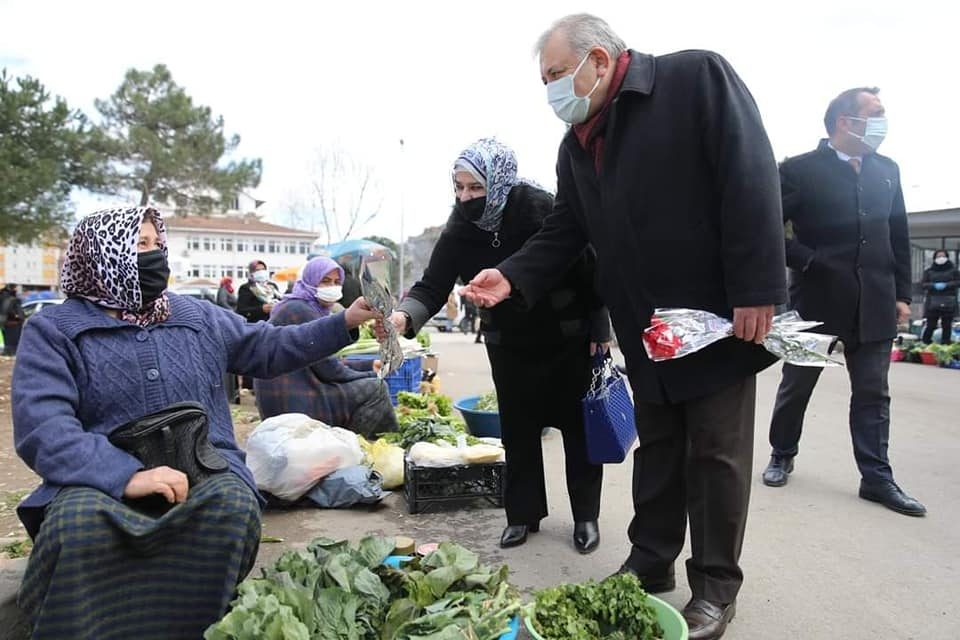 Fatsa Belediyesi Başkan Vekili Muharrem Okyay Sarıhan, "Dünya'da herşey kadının eseridir."