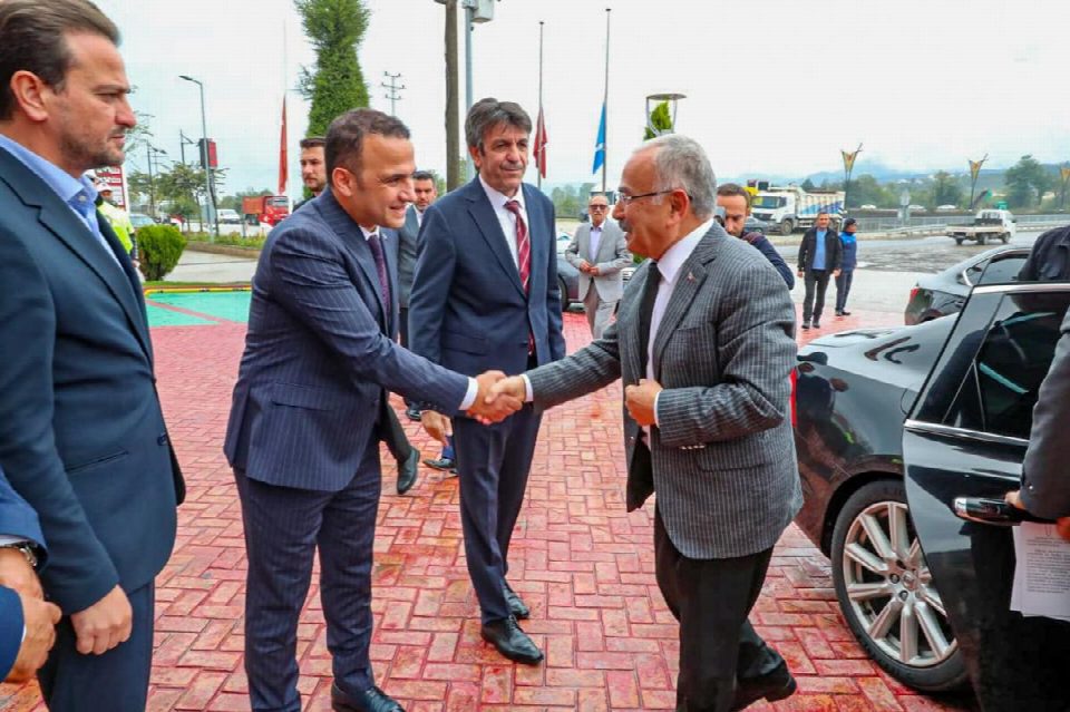 Başkan Güler muhtarlarla bir araya geldi... Başkan Güler, “Şehrimizi muhtarlarımızla birlikte daha güzel noktalara taşıyacağız”