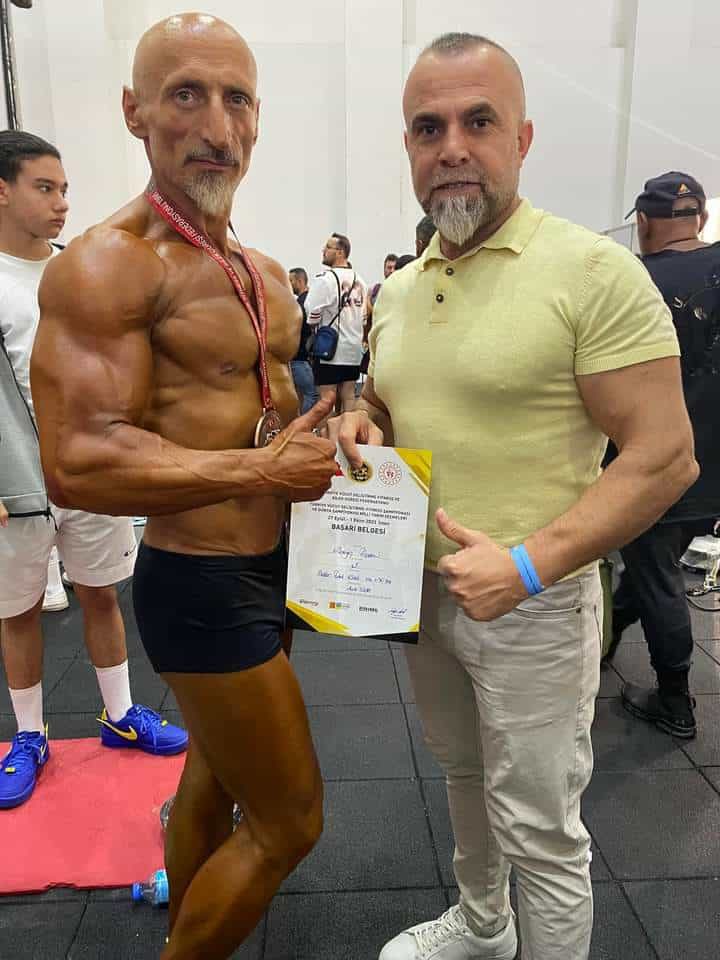 Milli sporcumuz Hüseyin Pişken İzmir'de Türkiye 3. sü oldu