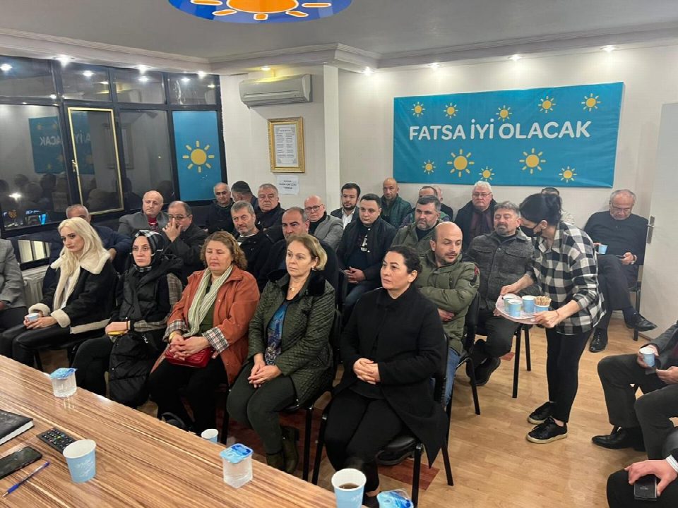 İYİ parti ilk toplantısı yaptı