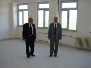 KAYMAKAM YURDAER OKUL İNŞAATINI İNCELEDİ