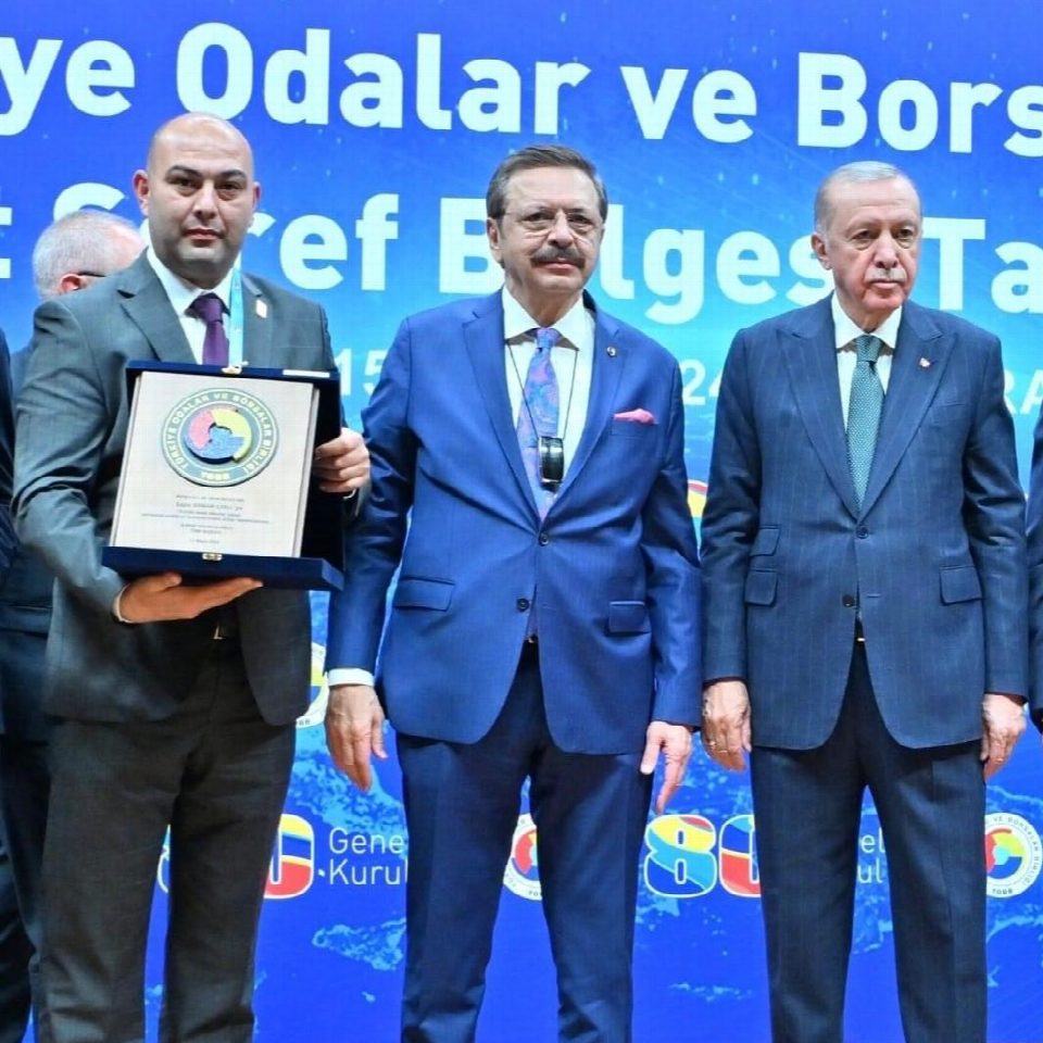 OSMAN CARLI’YA BAŞARI PLAKETİ VERİLDİ
