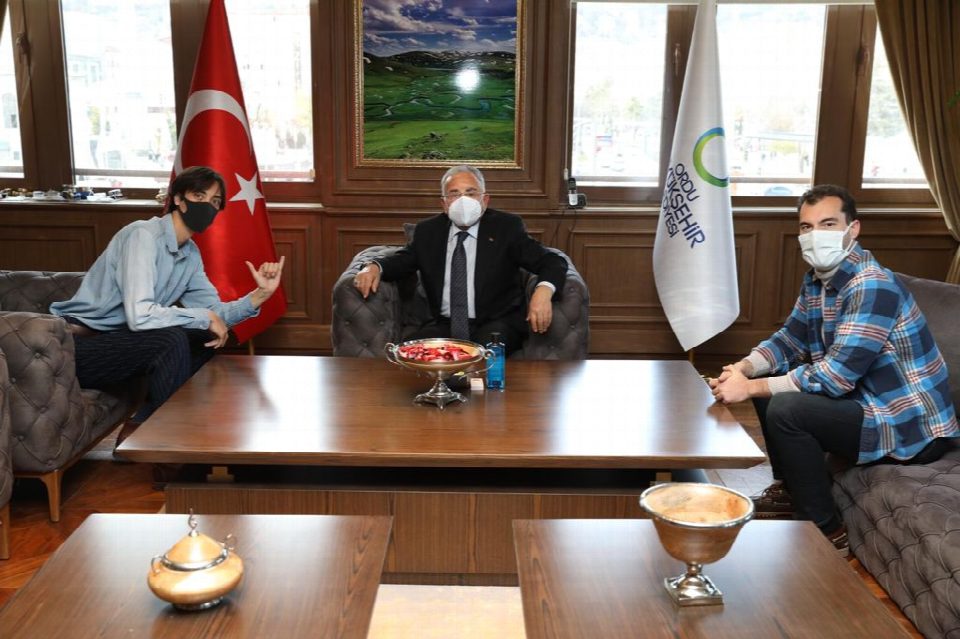 Başkan Güler sörfçüleri ağırladı