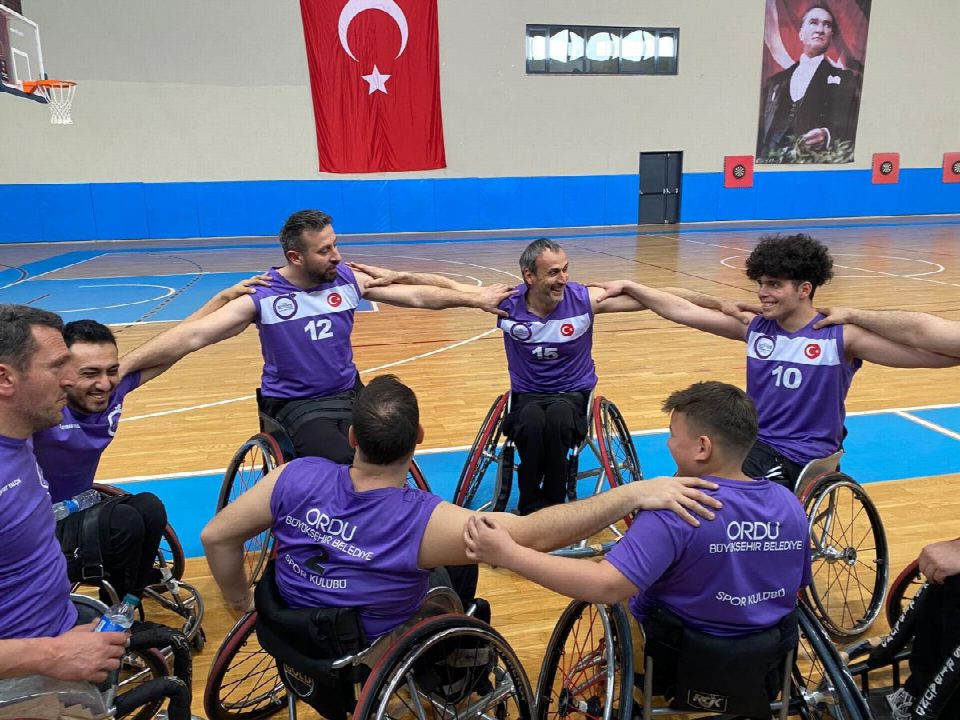 Engelsizler ordusu deplasmanda galip