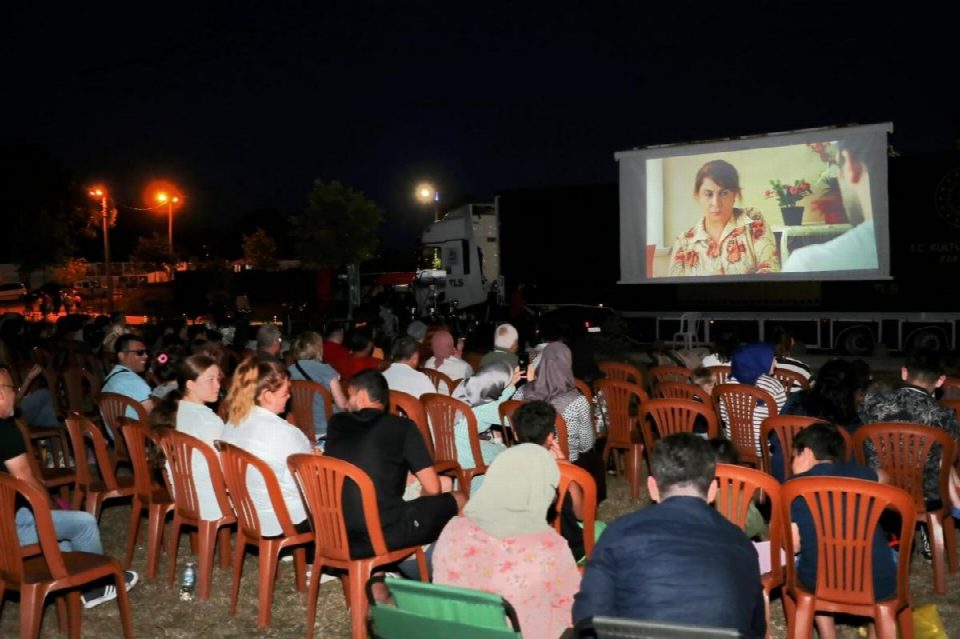 Fatsalılar açık havada buluştu...Hem konserin hem de sinemanın tadını çıkardılar