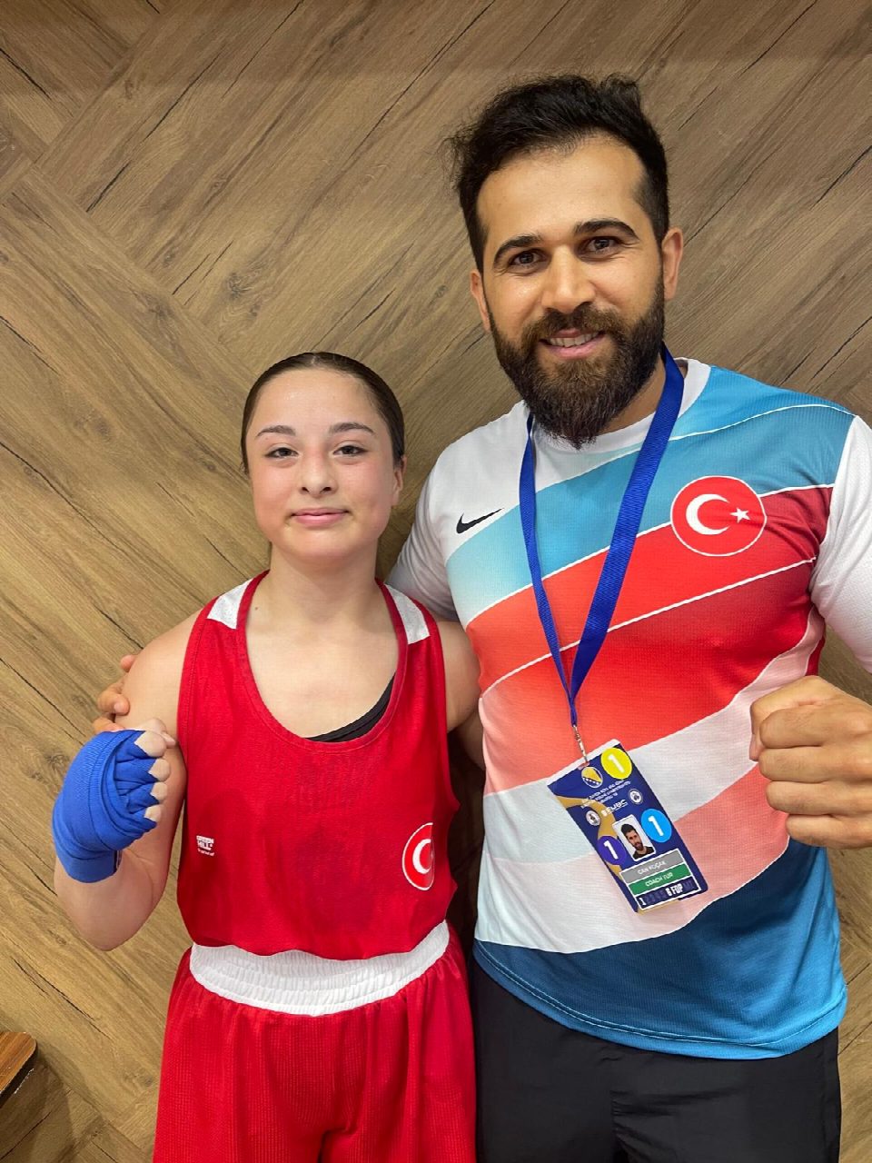 ORDULU MİLLİ BOKSÖR AZRA OCAK YARI FİNALE YÜKSELDİ