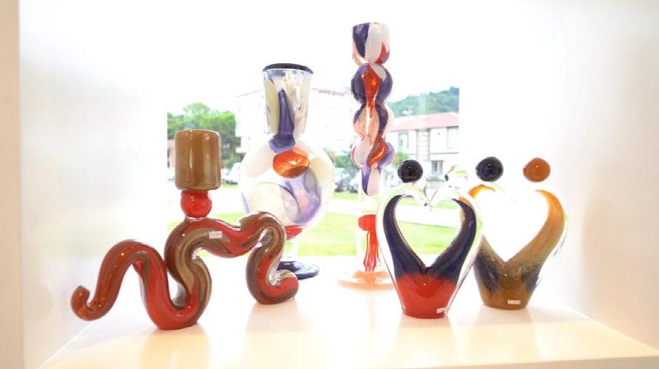 BU STÜDYODA SANAT VAR.... CAMI SANATLA BULUŞTURAN MEKAN