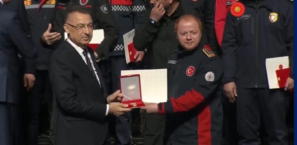 OBB arama kurtarma ekibine devlet üstün fedakârlık madalyası