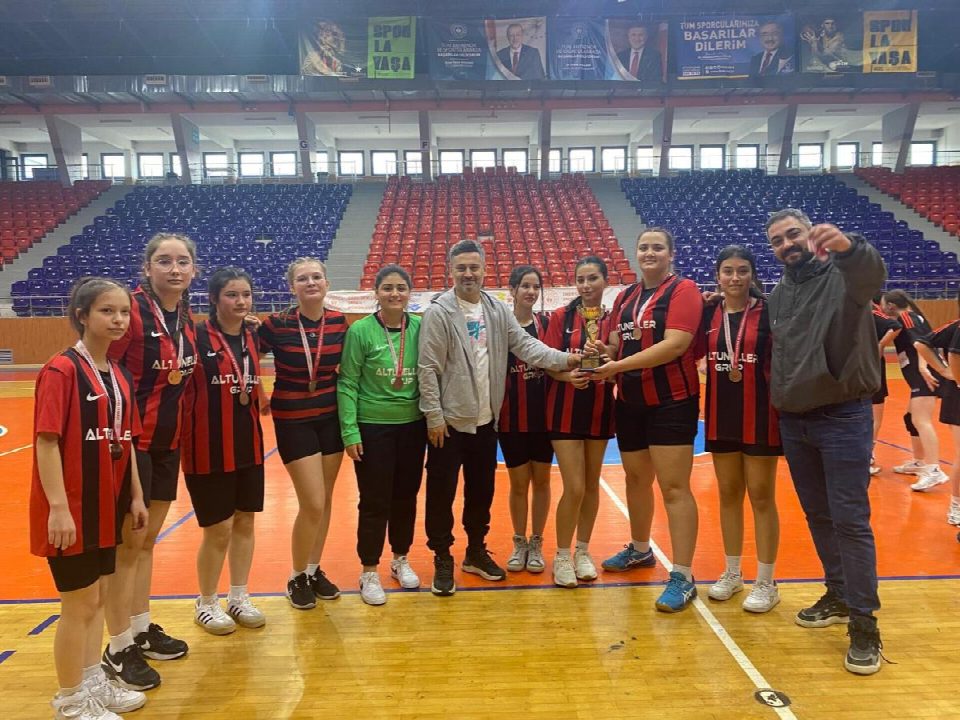 2024-2025 Okul sporları Hentbol gençler A kızlar il birinciliği tamamlandı