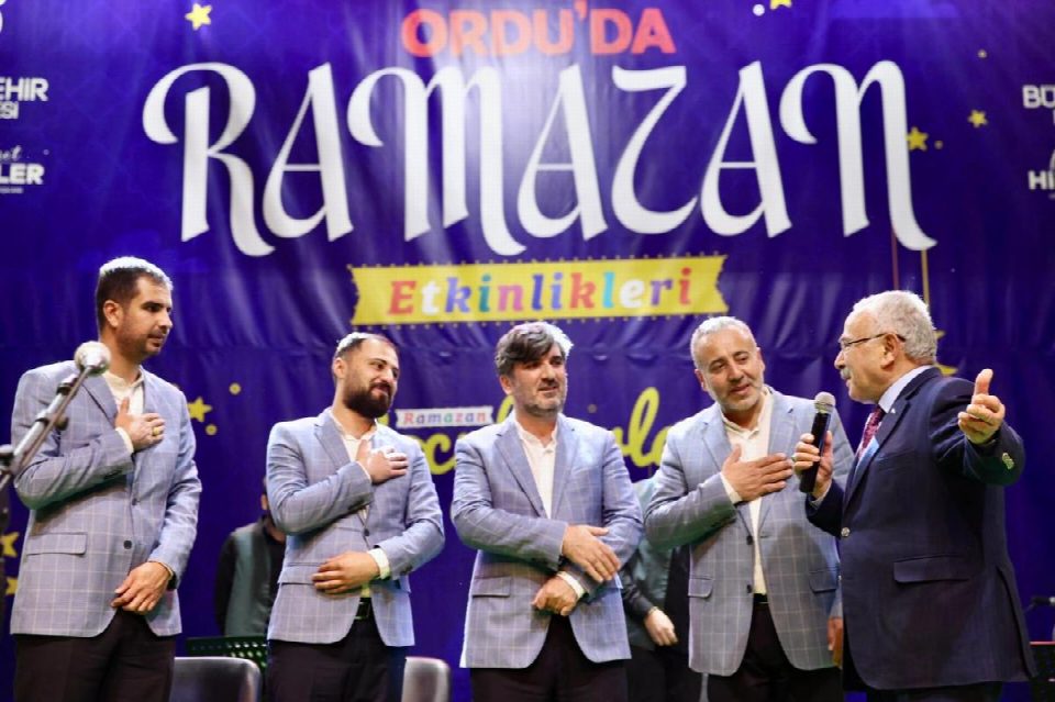 OKSM’de duygu dolu gece... Adıyamanlı Grup Ravza’dan Ordu’ya minnet mesajı “Bize ilk siz ulaştınız”