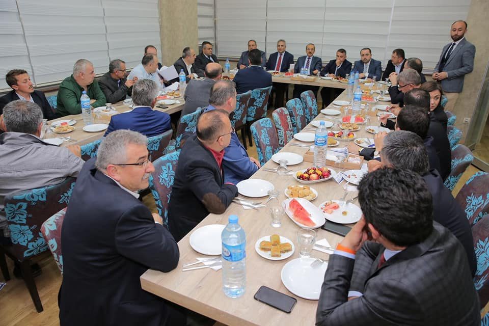 Vali Yavuz, Fatsalı Sanayici ve İşadamlarıyla Bir Araya Geldi