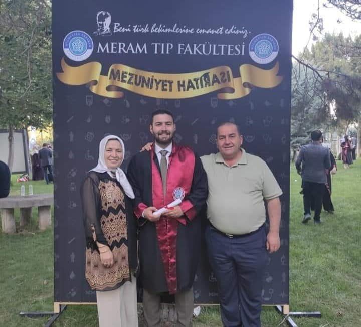 Aynı aileden 3. doktor mezun oldu