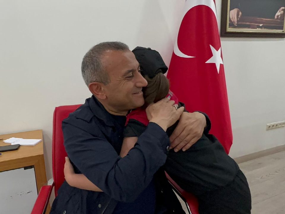 Vali Sonel, “Önemli olan sizlerin yüzünde bir tebessüm bırakabilmek”