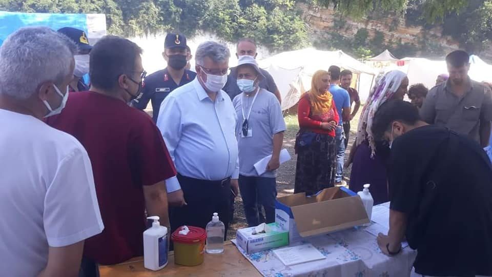 Mevsimlik işçilere konaklama merkezinde aşı yapılıyor