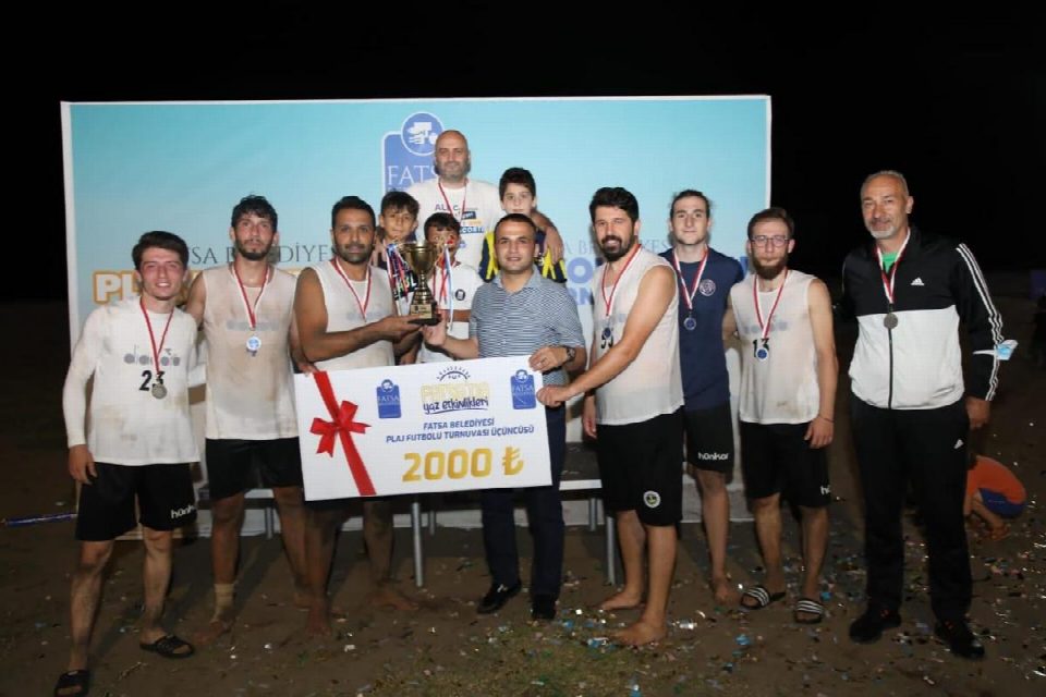 Plaj voleybolu’nun şampiyonu Ordu Bahçeşehir, Plaj futbolu’nunki ise, EMG laminant hilal plastik oldu