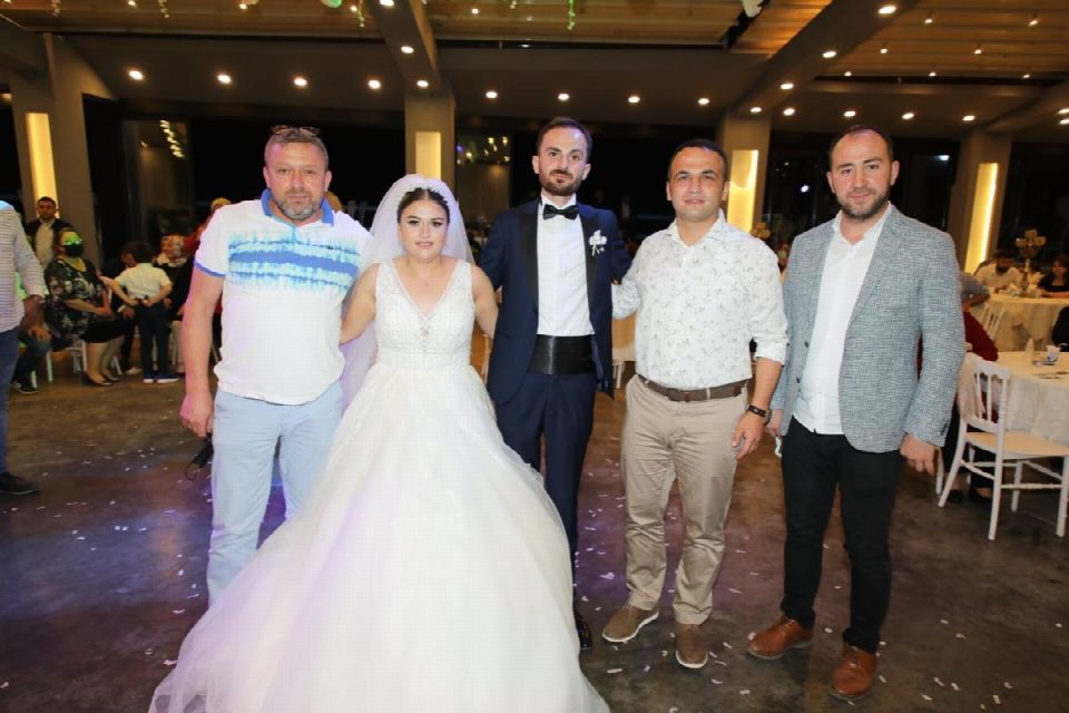 Yorulmak bilmiyor... Düğünden düğüne koşuyor