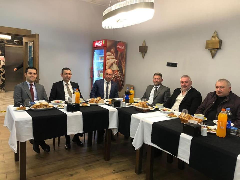 Oto Galericiler iftar yemeğinde buluştu