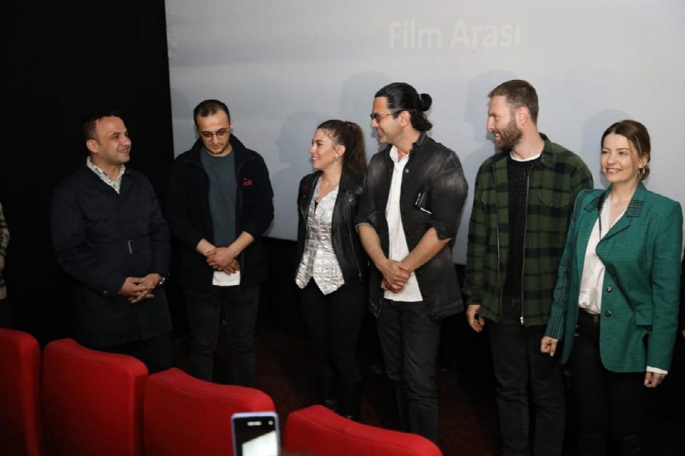 Başkan Kibar’dan annelere sinema jesti