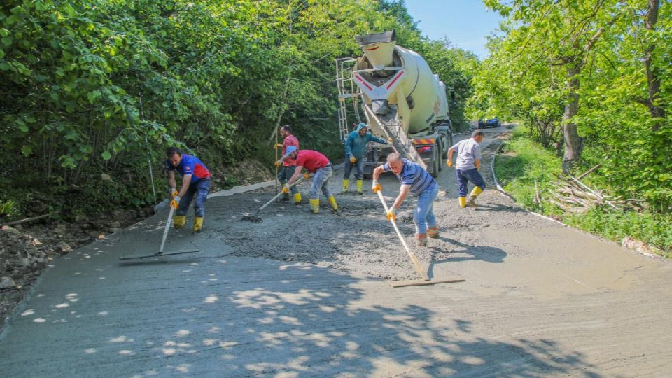 Fatsa belediyesi beton yol çalışmalarına hız verdi