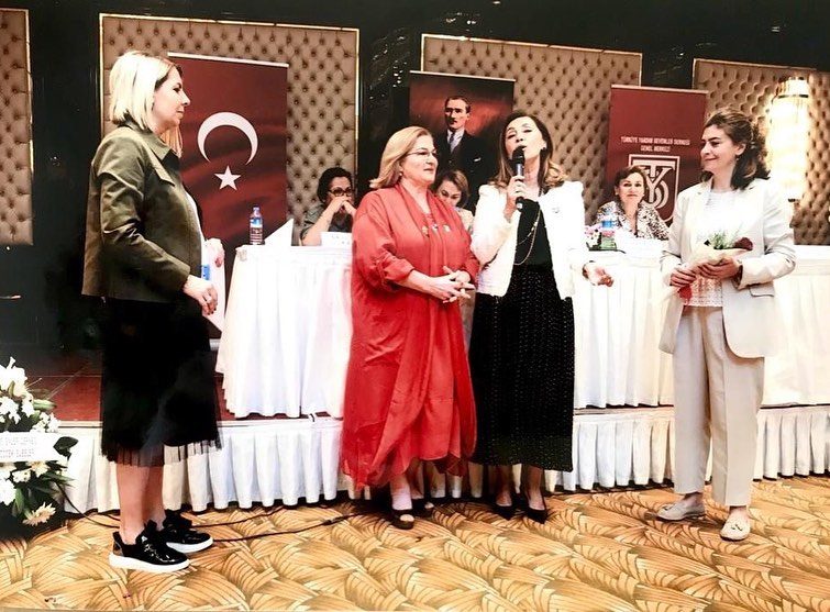 Başkan Nimet Koç’a altın fiyonk