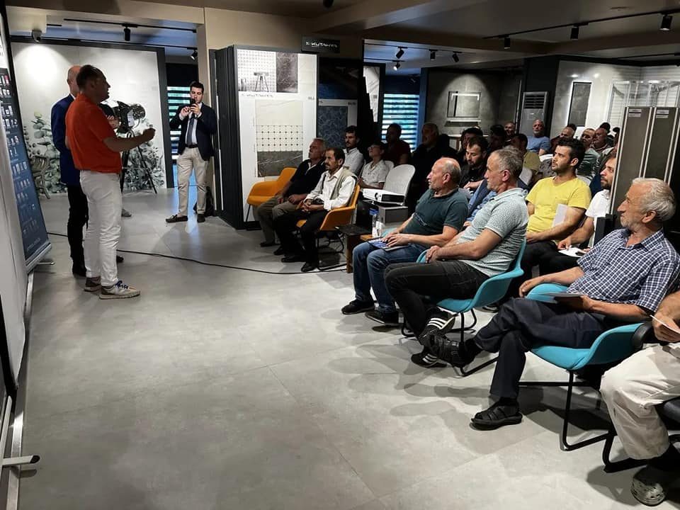 Seramik ustalarına seminer verildi... Murat Kaçak; “Ailemizi yeni evimizde ağırladık”