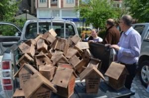 ORMANCILARDAN VATANDAŞLARA KUŞ YUVASI