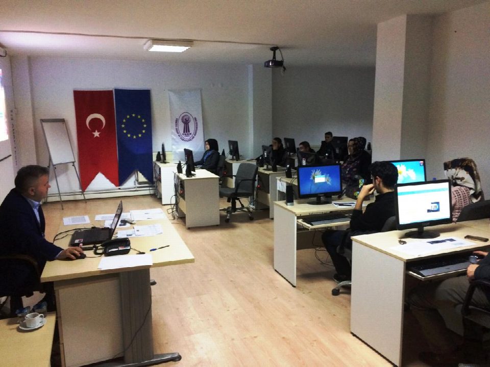 3 Bin 952 esnafımız projenin belirtilen süresi içinde eğitimden geçecek